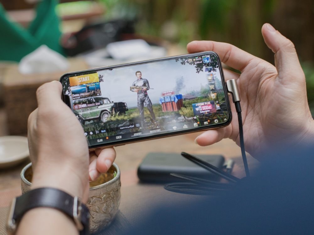 PUBG Mobile banned two Vietnamese teams from PMPL